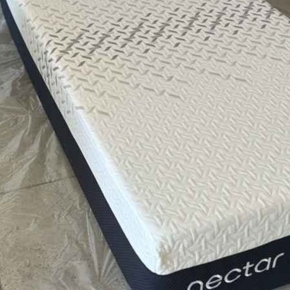 Nectar Premier Memory Foam, Twin XL, Like New, Perfect Condition